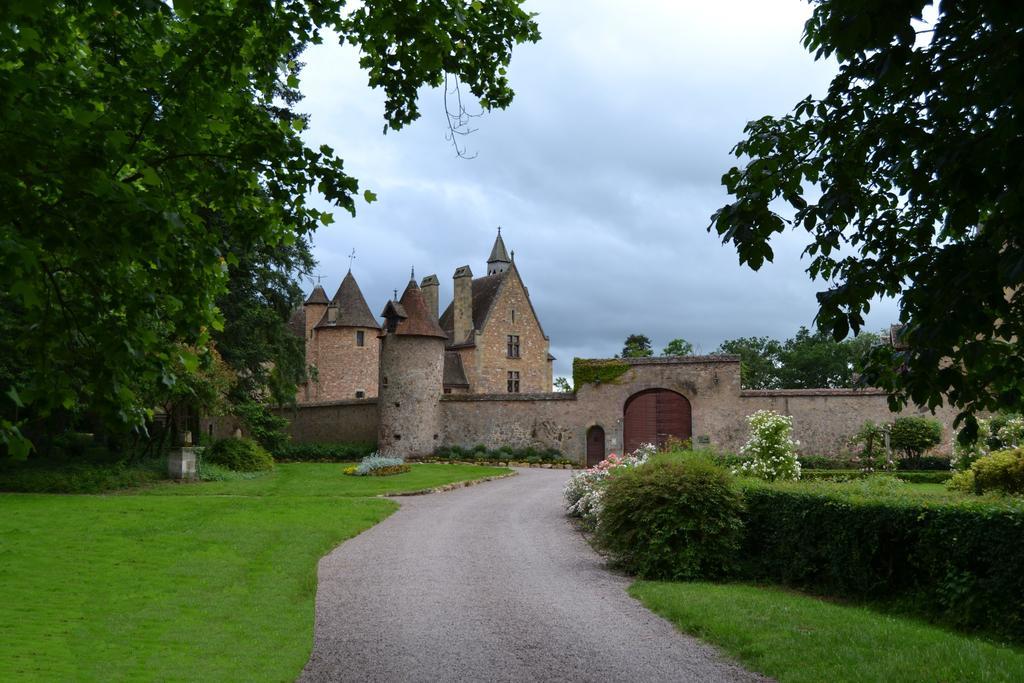 Chateau De Peufeilhoux Vallon-en-Sully Dış mekan fotoğraf
