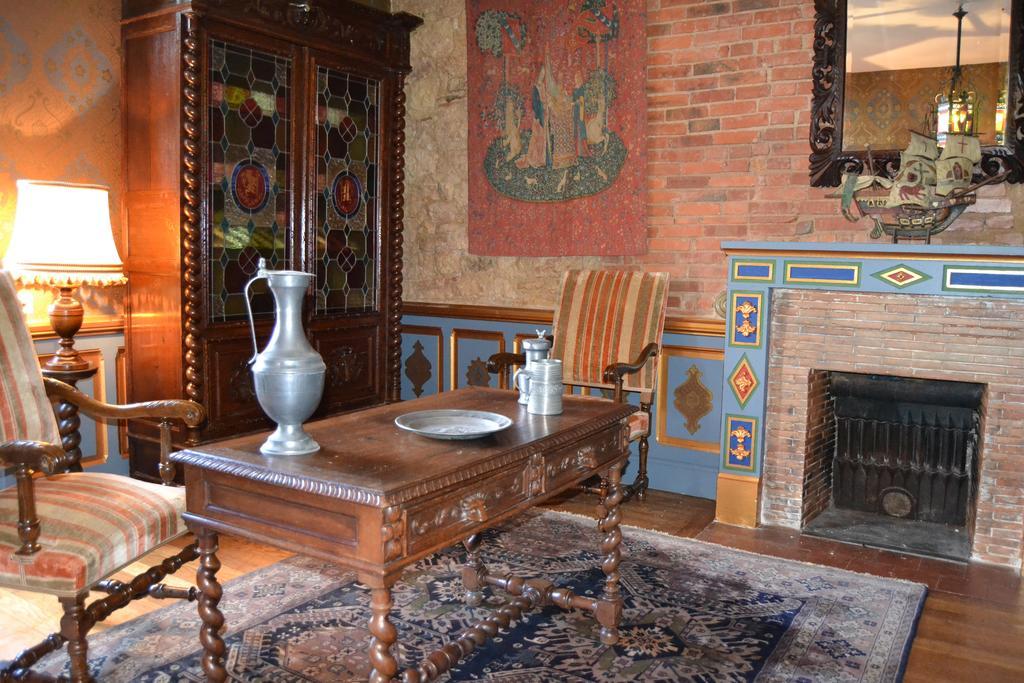 Chateau De Peufeilhoux Vallon-en-Sully Dış mekan fotoğraf