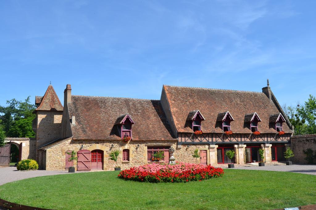 Chateau De Peufeilhoux Vallon-en-Sully Dış mekan fotoğraf